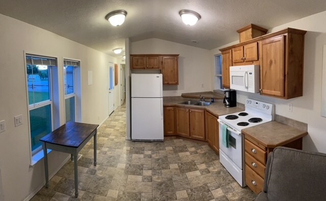 Foto del edificio - 540 Macgregor Rd