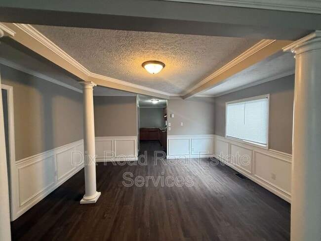 Building Photo - 1121 Kunz Ave