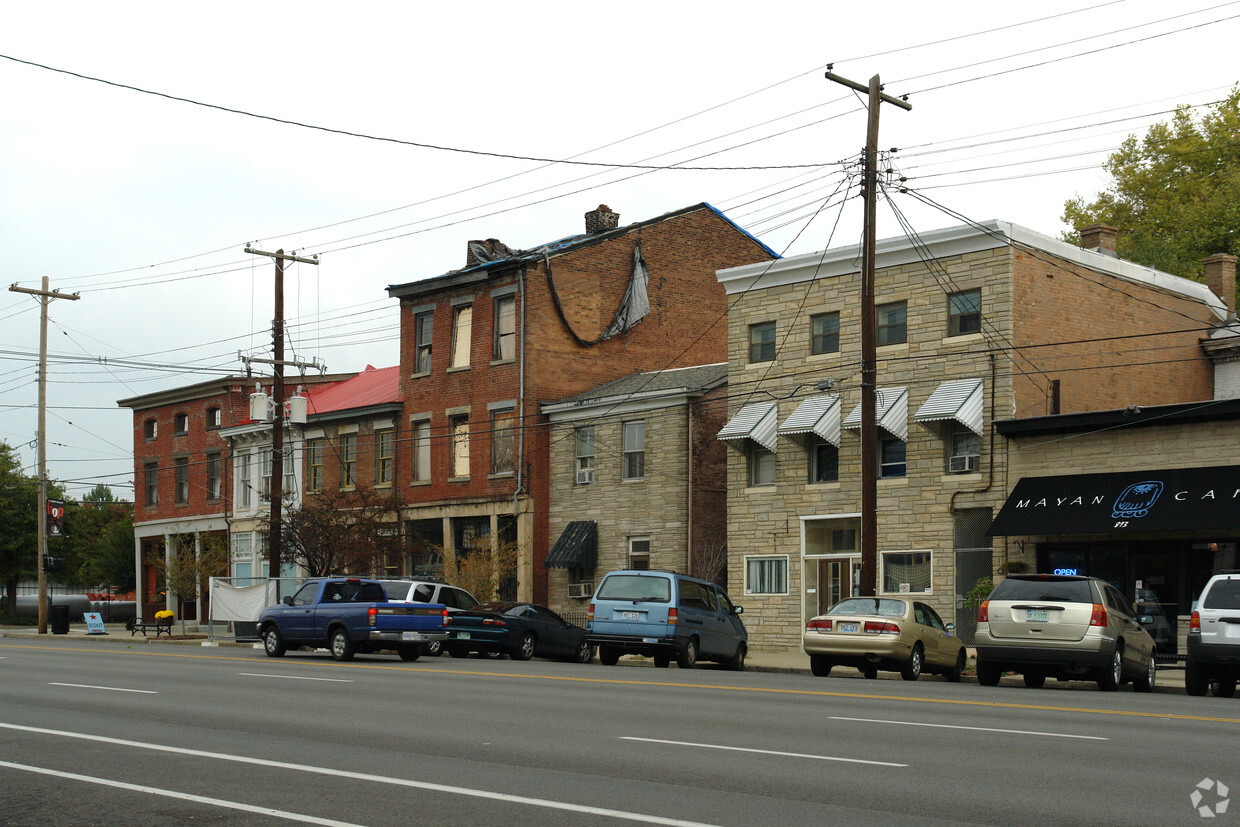 Building Photo - 809 E Market St