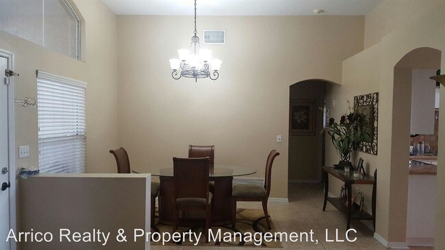 Building Photo - 2202 Cattleman Dr