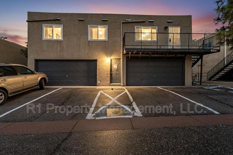 Foto principal - 12007 Stilwell Pl NE