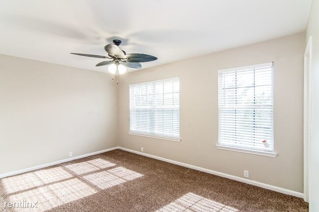 Building Photo - 2768 Woodspring Forest Dr