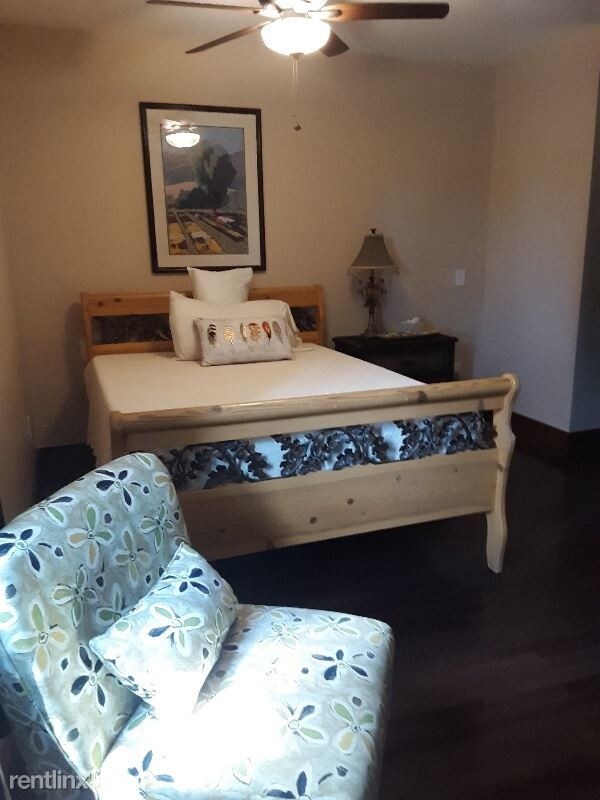 Foto del edificio - 1 br, 1 bath Apartment - 230 East Main Street
