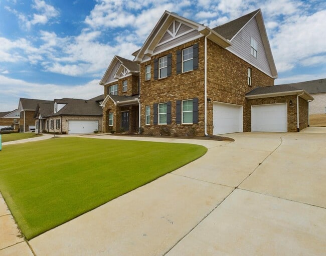 Building Photo - 119 Havenhurst Dr