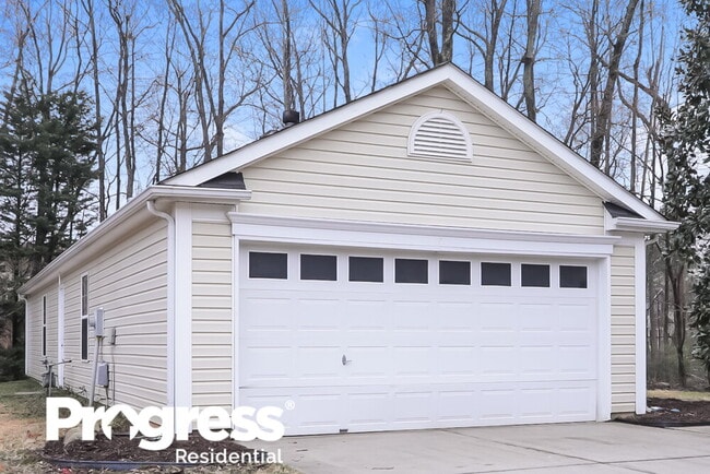 Building Photo - 12104 Stewarts Crossing Dr