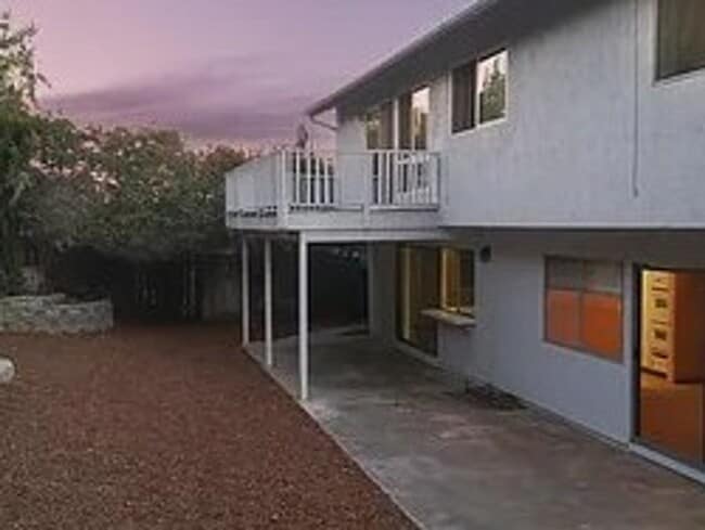 Foto del edificio - Stately Executive Home on a Cul de sac Ava...