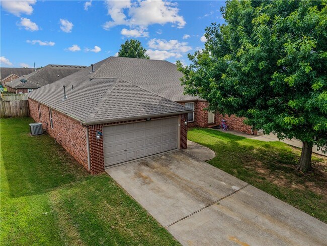 Foto del edificio - 288 Copper Oaks Dr