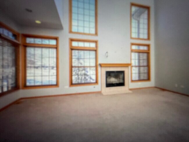 Foto del edificio - 8722 Crystal Creek Dr