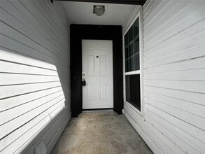 Building Photo - 339 El Toro Ln