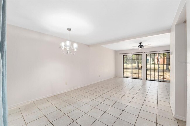 Foto del edificio - 900 SW 62nd Blvd