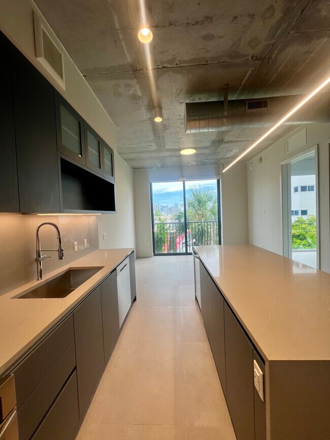 Foto del edificio - 102 NW 30th St