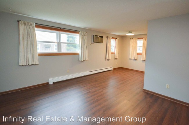 Foto del edificio - 3512 22nd Ave NW