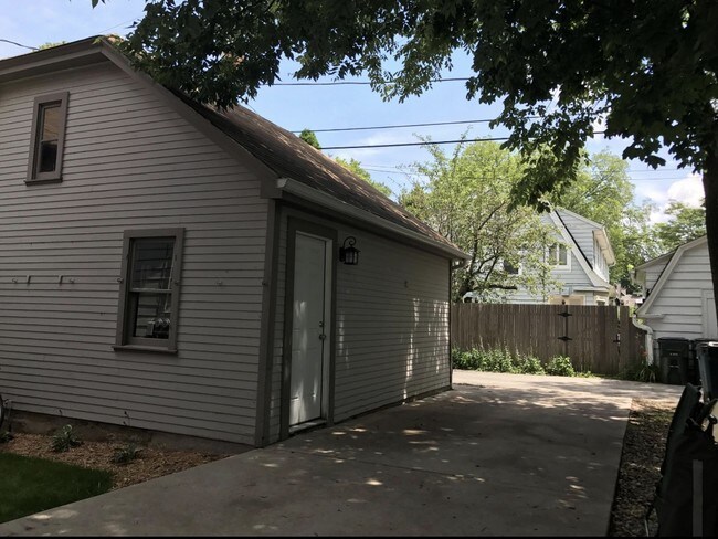 2 Car Slab - 4466 N Cramer St