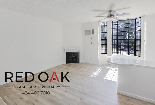 Building Photo - Fantastic Sunny One Bedroom With Kitchen A...