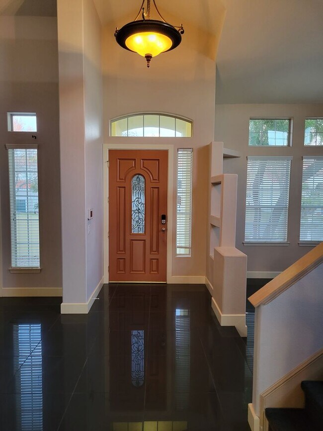 Building Photo - Luxurious & Spacious Oasis at Desert Shore...