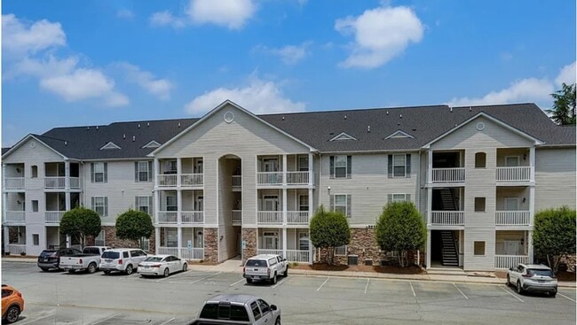 Building Photo - 3010 Winston Dr