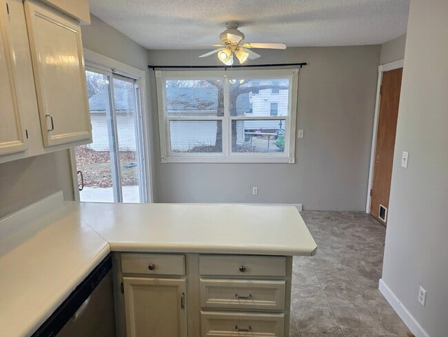 Foto del edificio - 4405 68th St