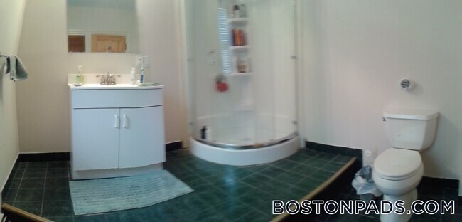 Foto del edificio - 49 Glenwood Rd