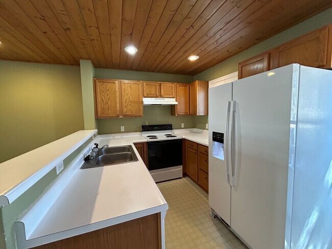 Building Photo - 3148 Bridgewater Dr