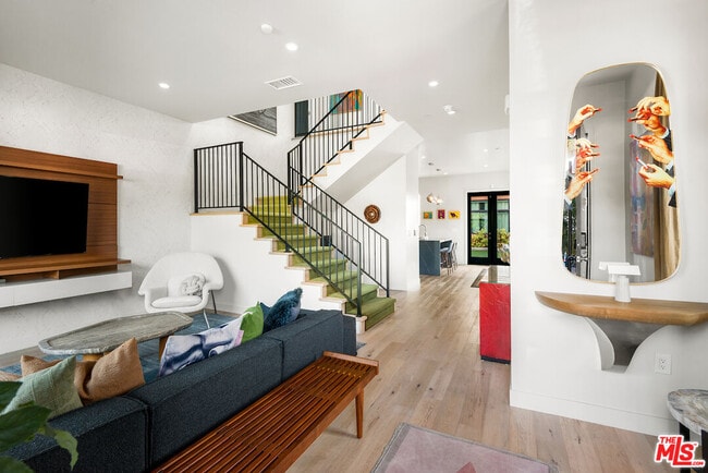 Foto del edificio - 4211 Ince Blvd