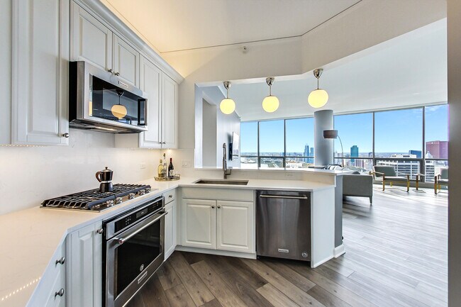 Foto del edificio - 420 E Waterside Dr