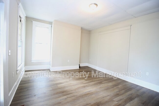 Building Photo - 524 Fulton Ave SW