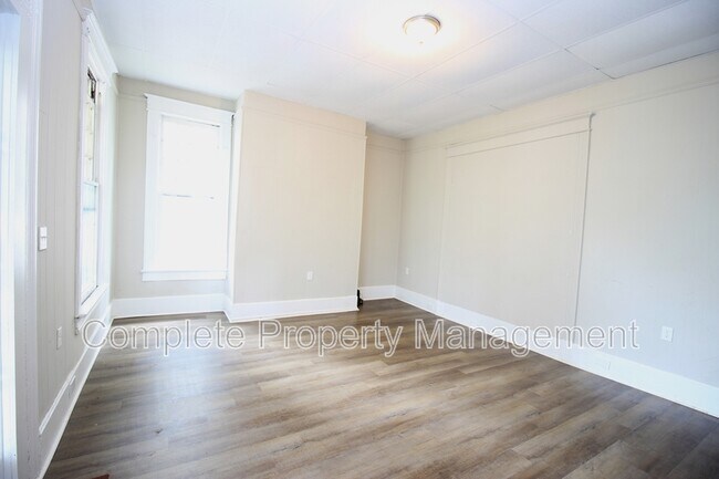 Foto del edificio - 524 Fulton Ave SW