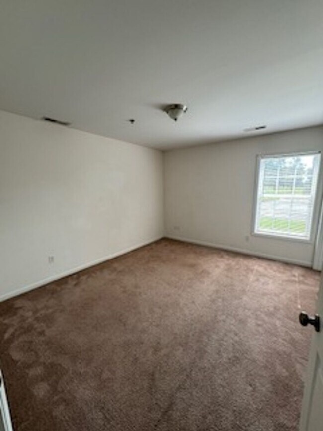 Building Photo - Stoney Run Apartments