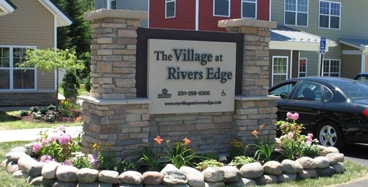 Foto del edificio - The Village at Rivers Edge Apartments