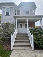 Building Photo - 334 Lincoln Ave