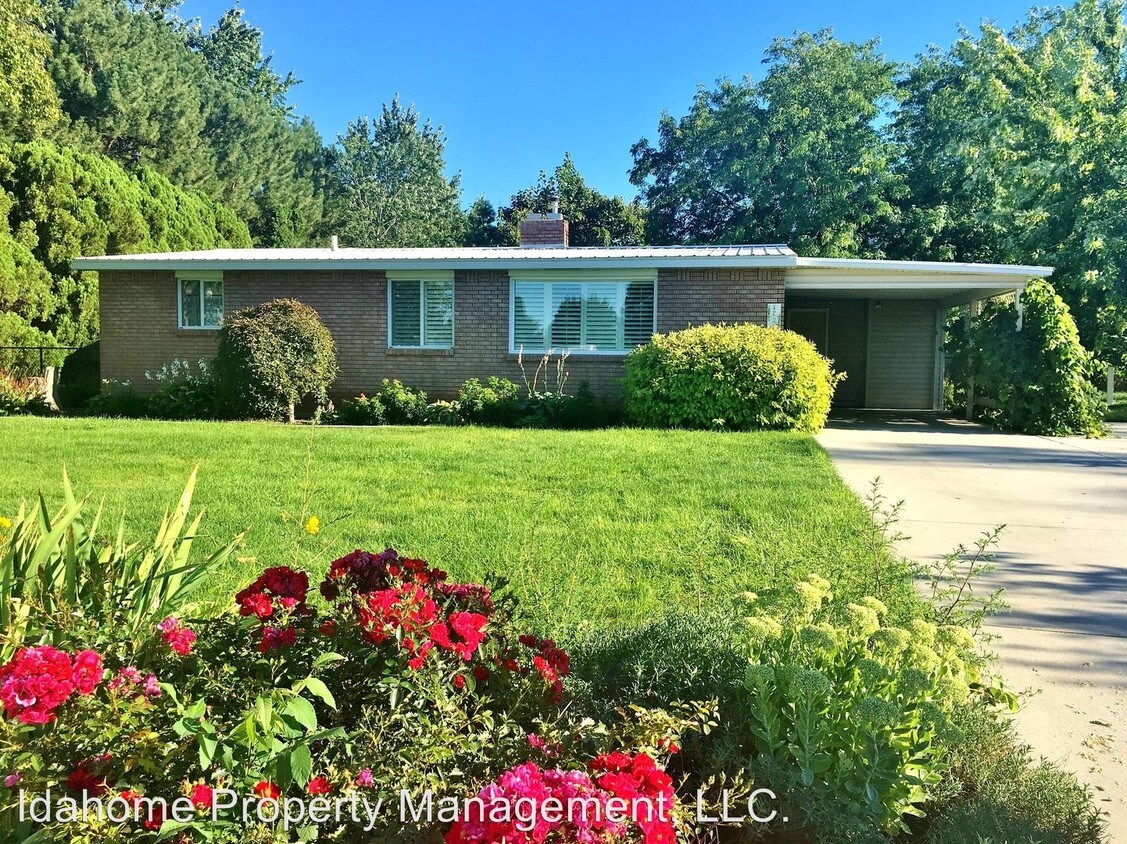 3 br, 1.5 bath House 1725 E Sherman Ave House Rental in Nampa, ID