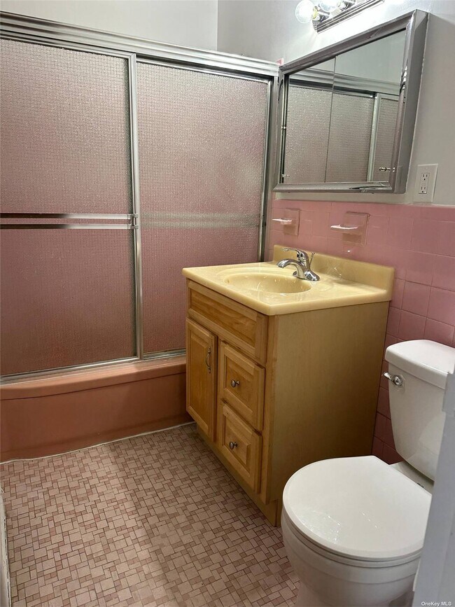 Building Photo - 70-18 30th Ave.