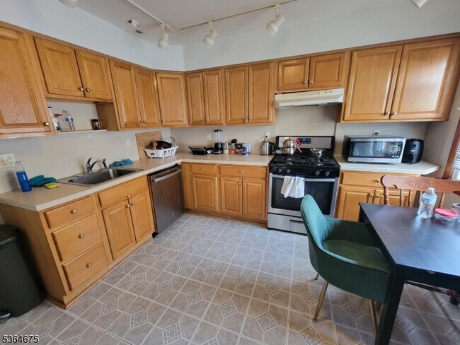Foto del edificio - 555 Clifton Ave