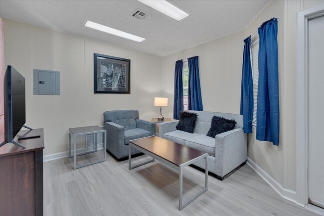 Foto del edificio - 4217 Neal Rd