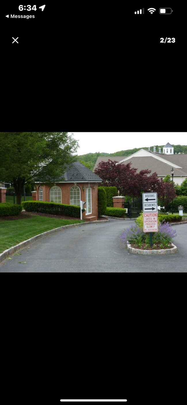 Building Photo - 390 Cambridge Dr