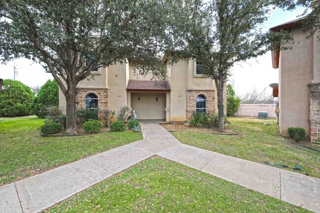 Building Photo - 10706 International Blvd