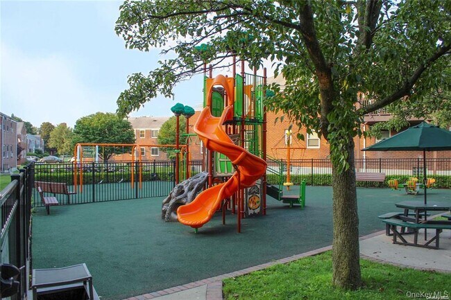 Foto del edificio - 260-49 Langston Ave