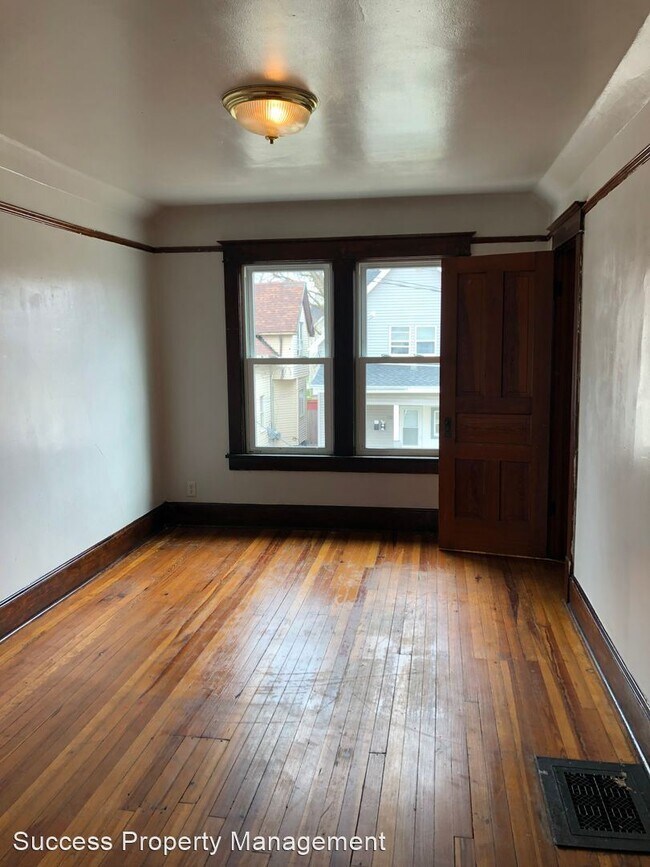 Building Photo - 4 br, 1 bath House - 5816 21st Ave
