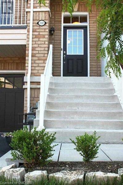 Photo du bâtiment - 2321 Saddlecreek Crescent