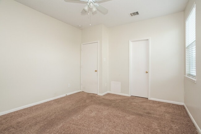 Foto del edificio - 4838 Montclair Hill Ln