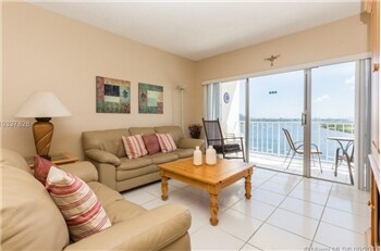 Foto del edificio - 300 Bayview Dr
