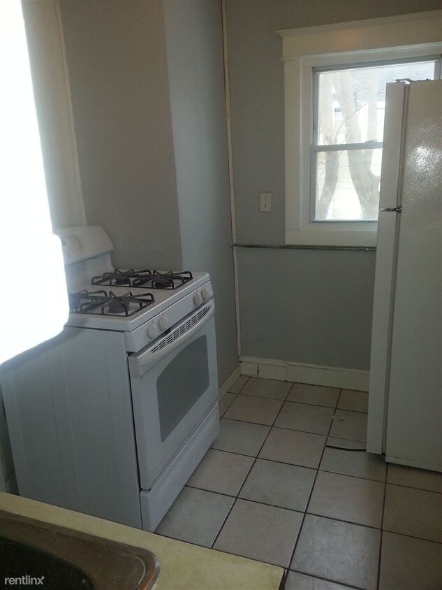 Primary Photo - 1419 Lafayette Ave NE