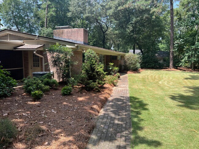 Building Photo - 903 Whitney Dr