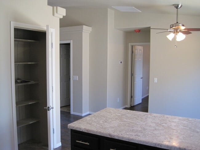 Foto del edificio - Cottonwood AZ Townhome for rent in convenient gated neighborhood