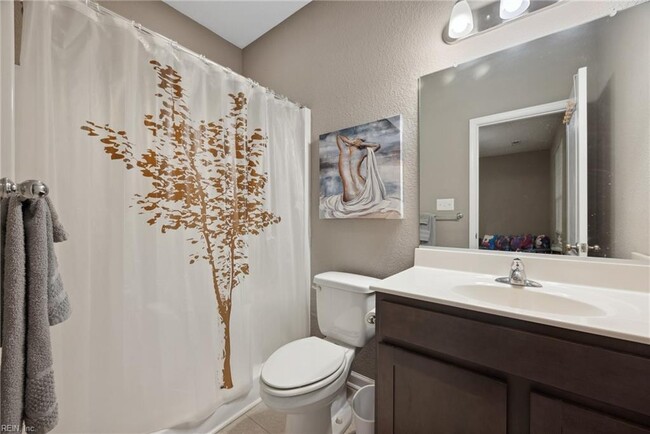 private full bathroom - 1104 Prosperity Ct