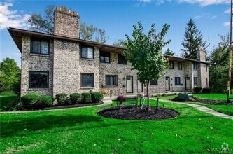 Building Photo - 126 Ellicott Creek Rd