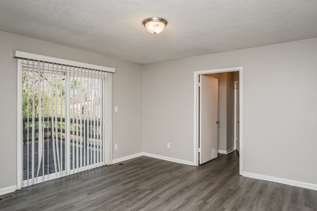 Building Photo - 1706 Golf Club Ln NW