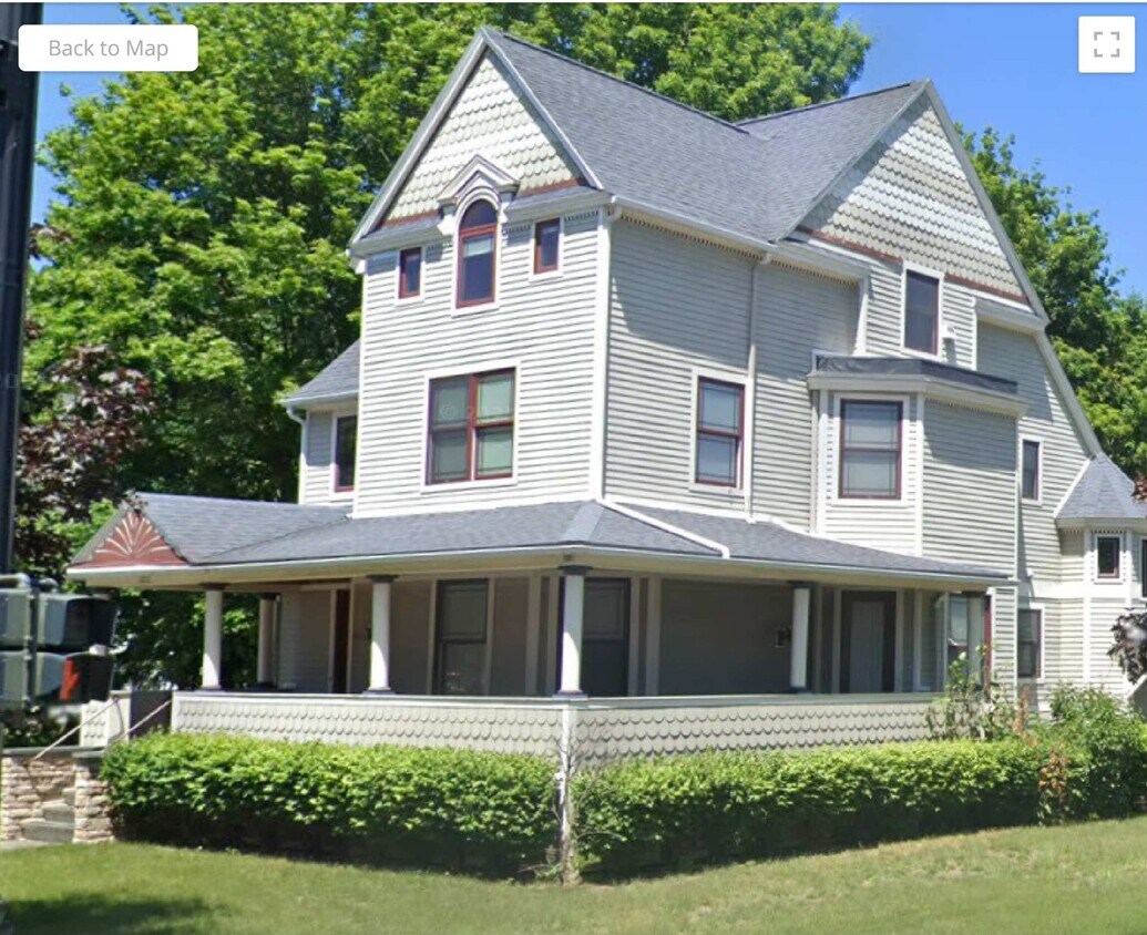 Primary Photo - 702 Park Pl
