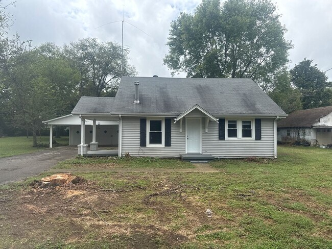 Foto del edificio - 114 Double Springs Rd