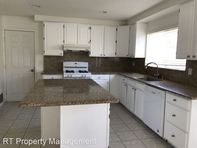 Foto del edificio - 4 br, 2 bath House - 4017 Rosebay St